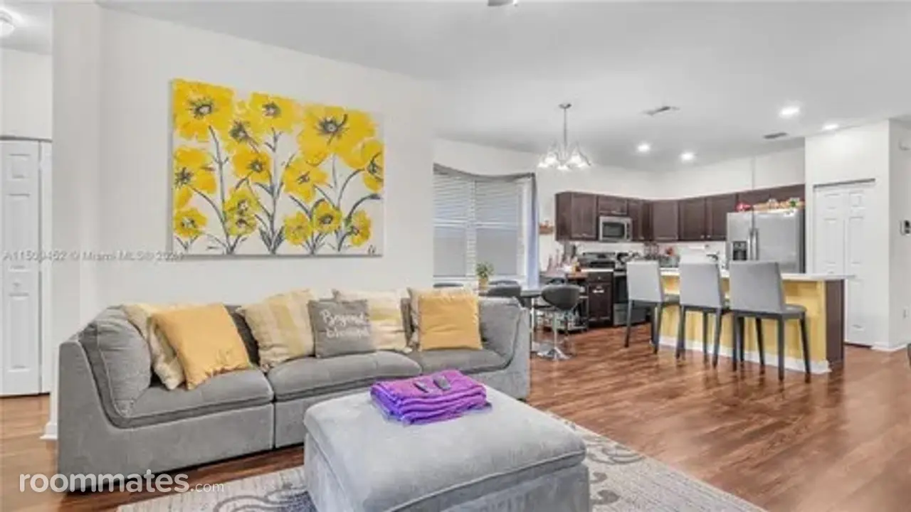 Profile photo 7 of 11