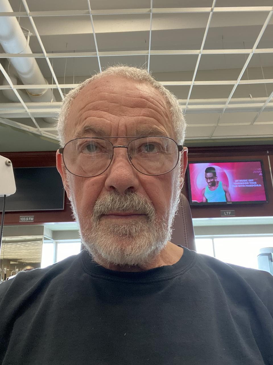 Profile photo 6 of 6