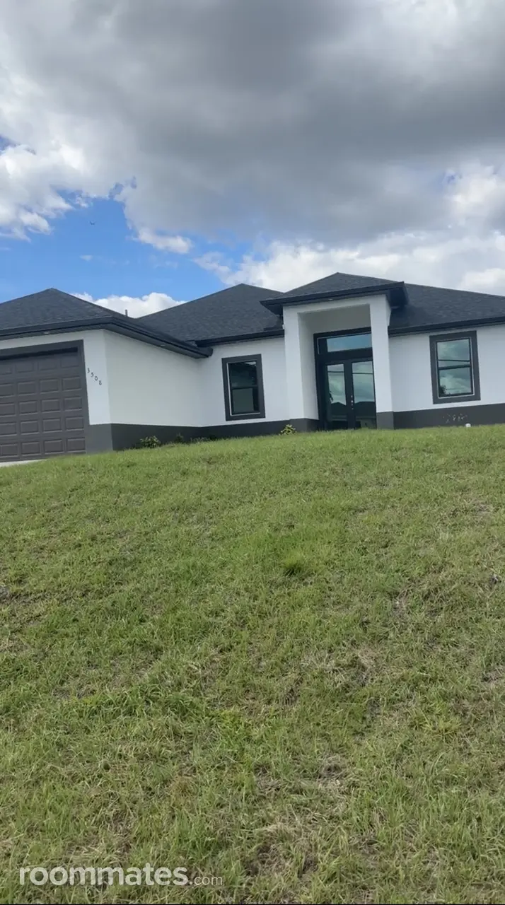 Profile photo 3 of 4