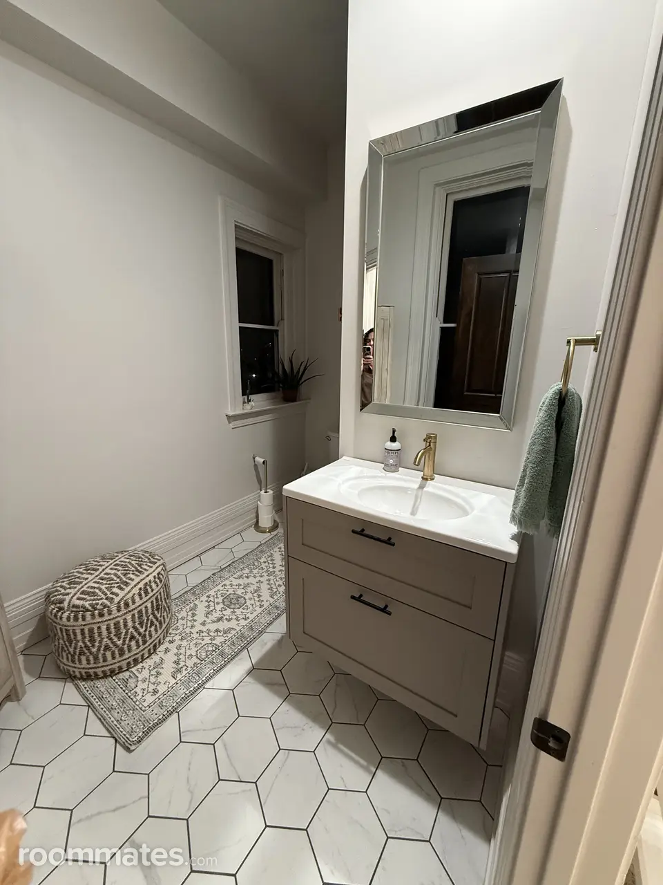 Profile photo 7 of 13