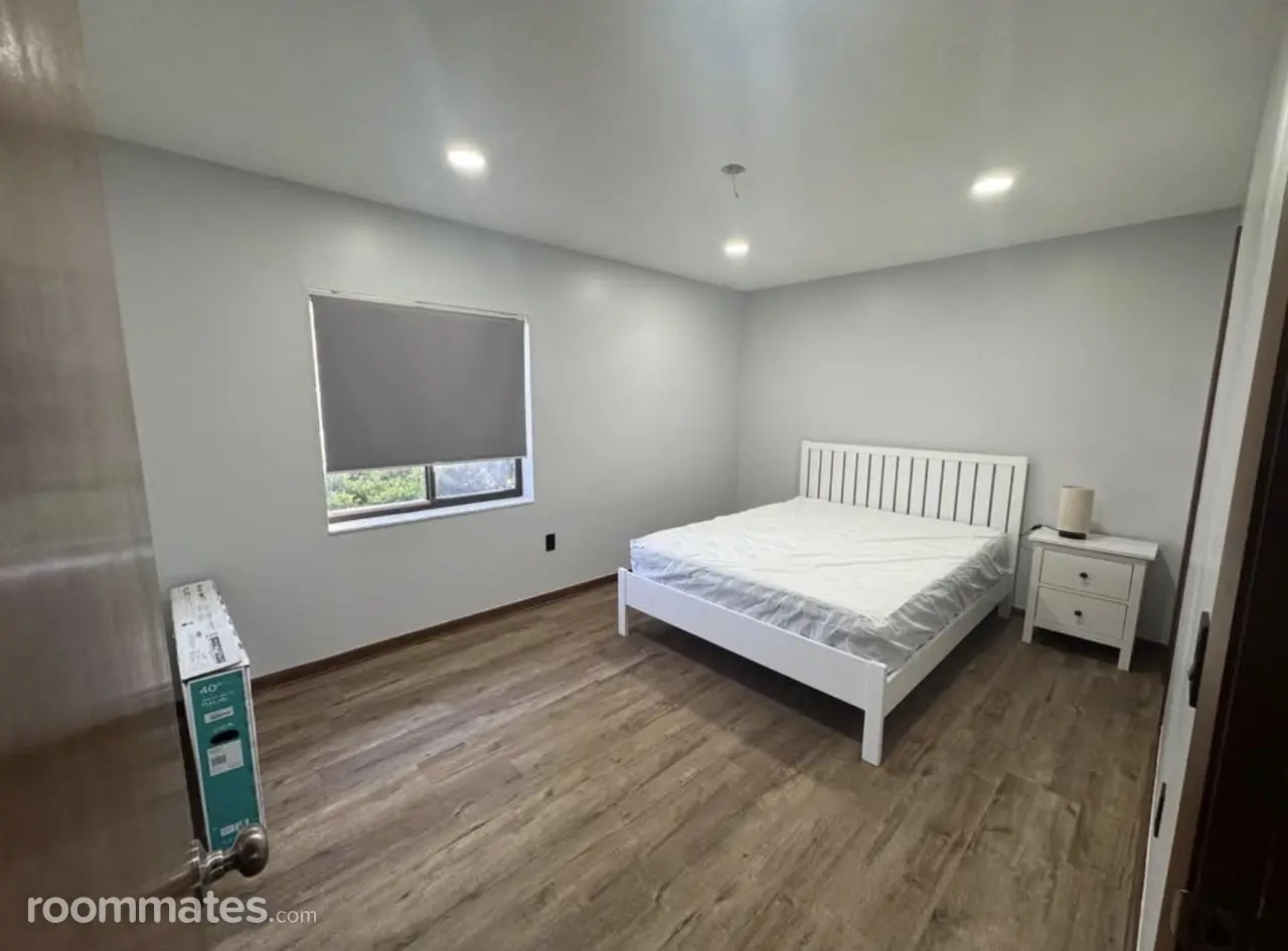 Profile photo 2 of 5