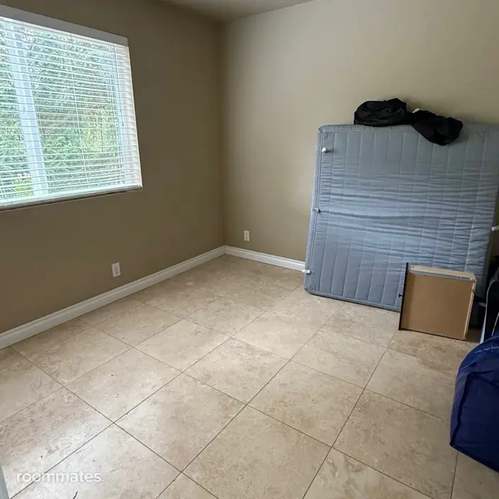 Room for rent in Kent, WA $900, house
