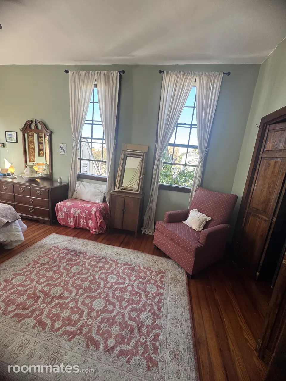 Profile photo 5 of 10