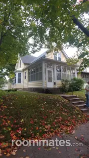 Room for rent in Saint Paul, MN $700, house