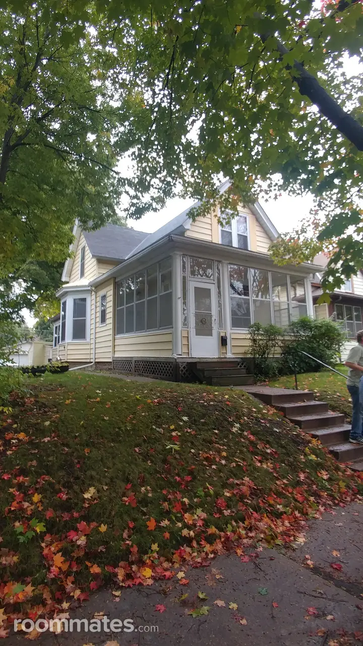 Profile photo 1 of 18