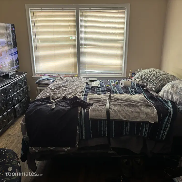 Room for rent in Detroit, MI $700, house