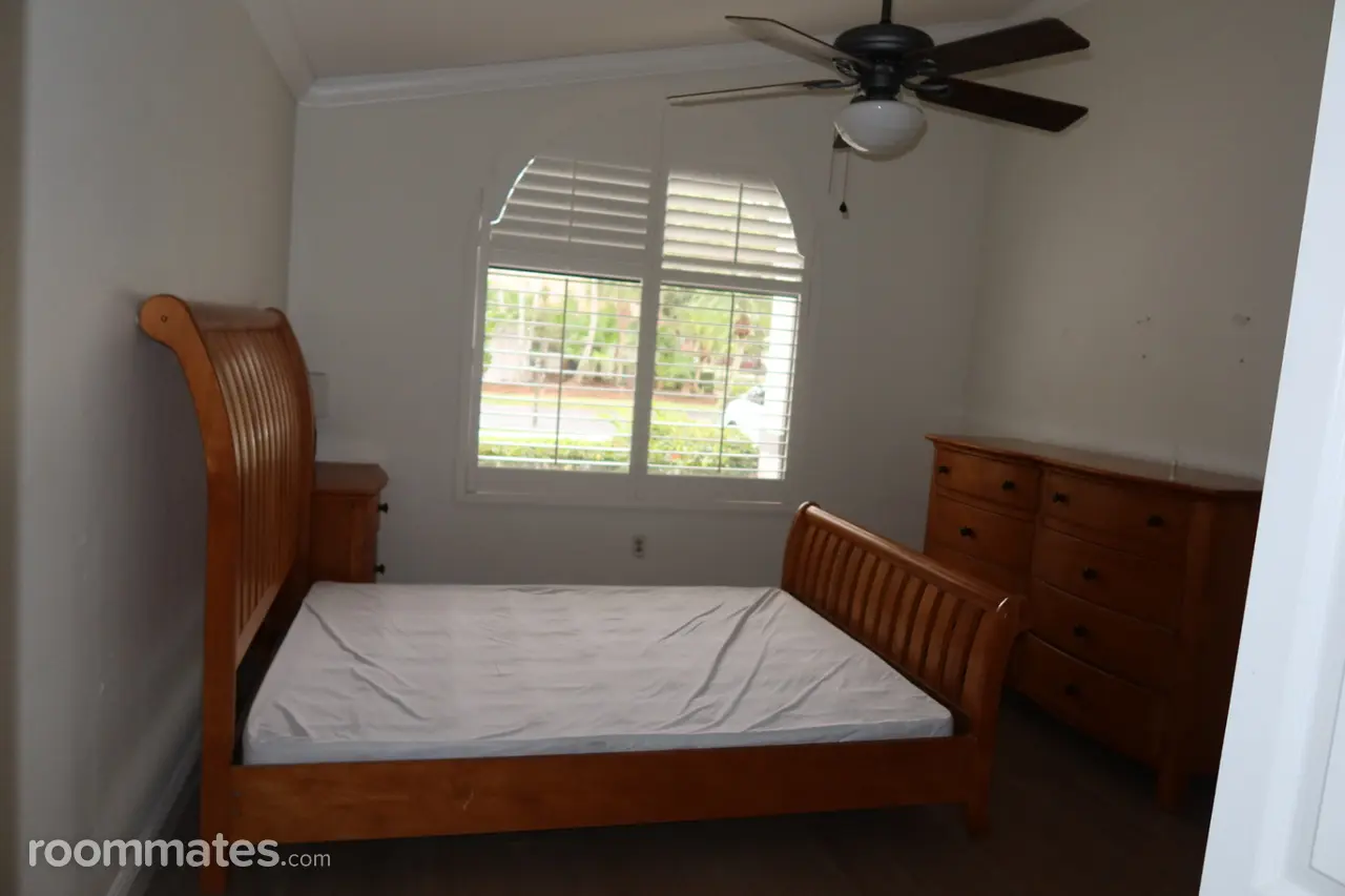 Profile photo 14 of 16