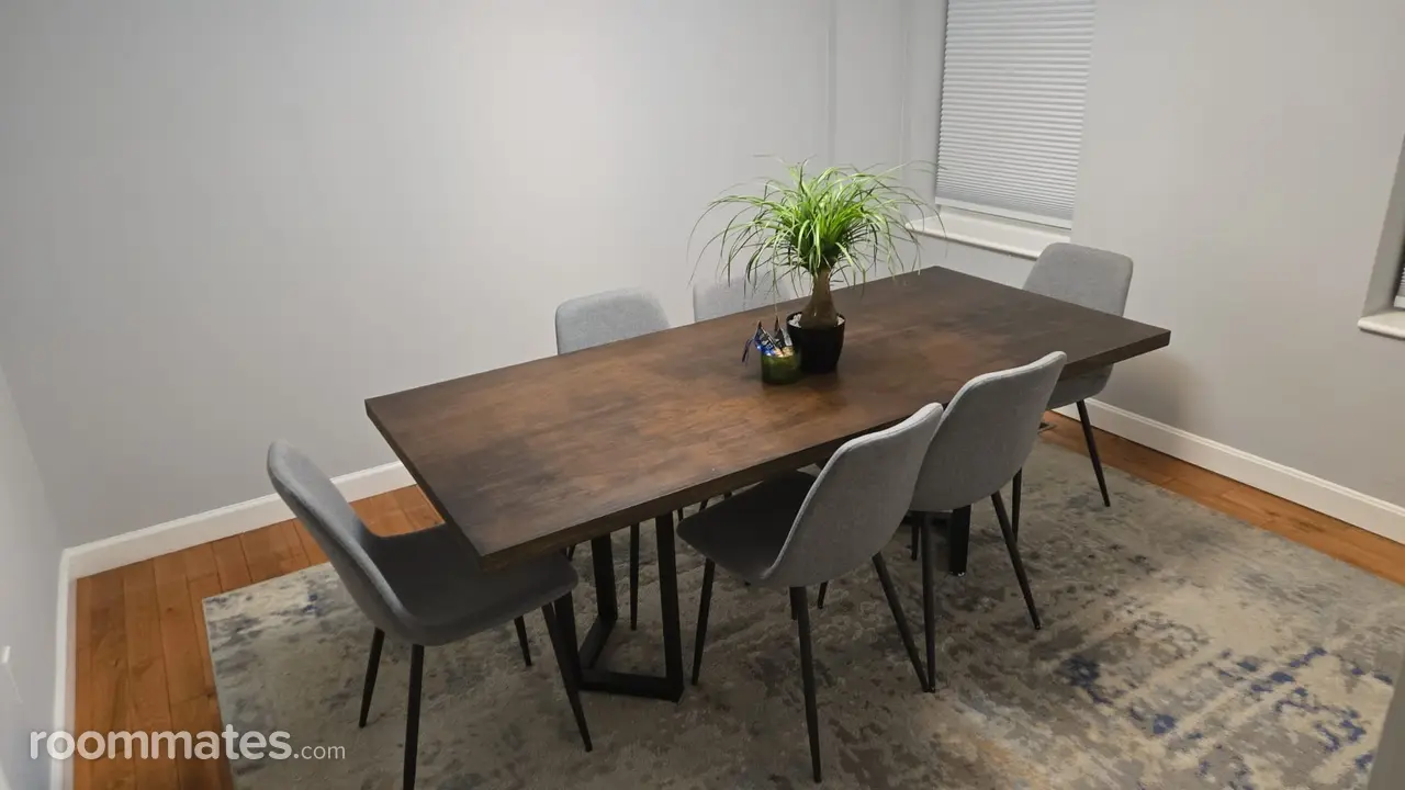 Profile photo 3 of 8