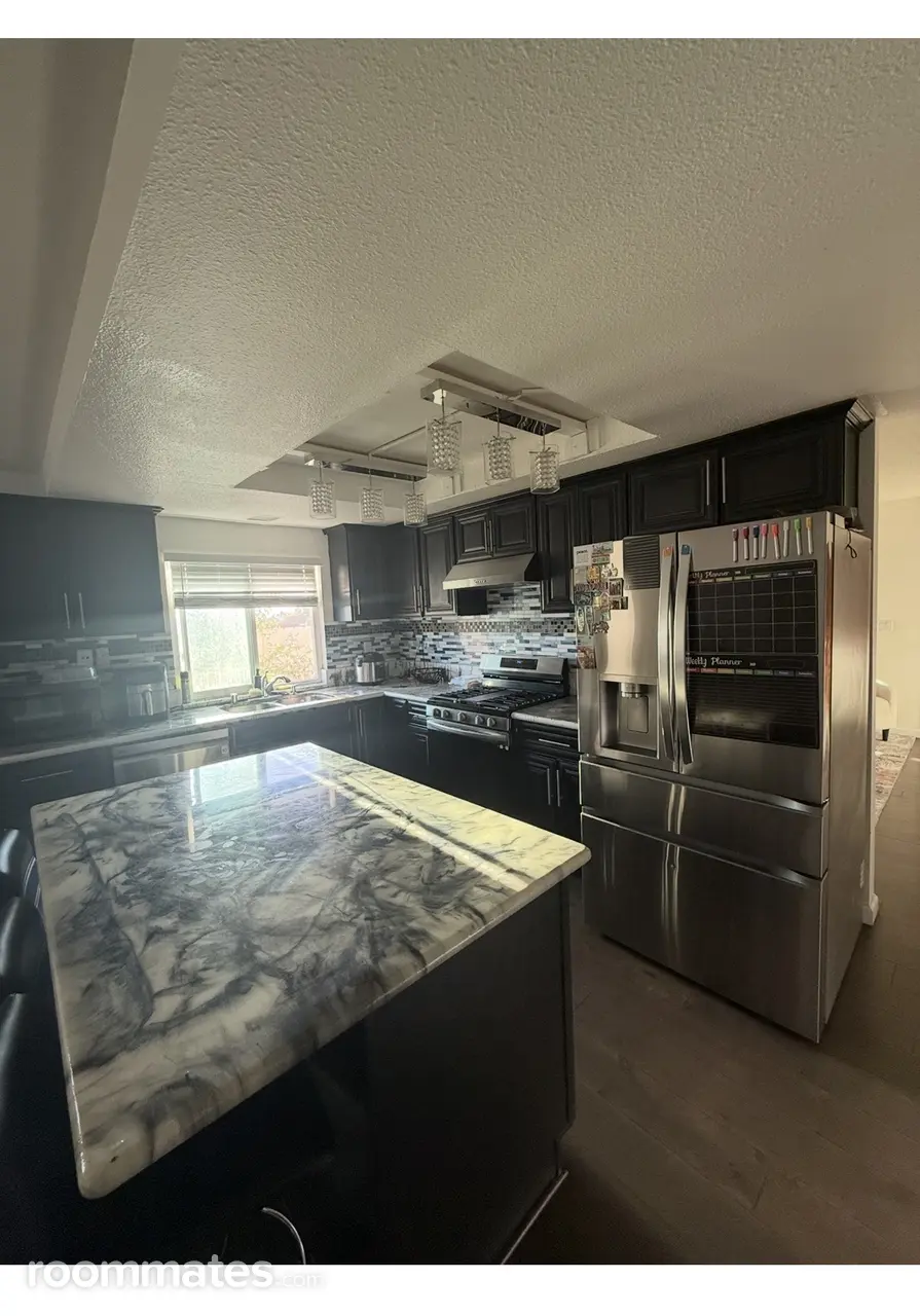 Profile photo 12 of 14