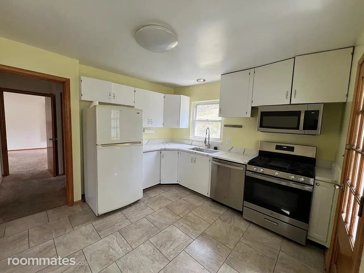 Profile photo 7 of 17