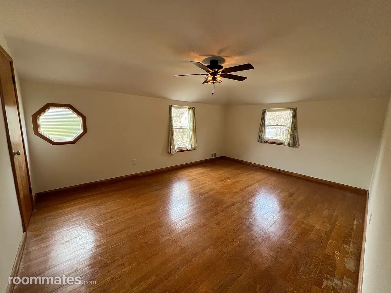 Profile photo 6 of 17