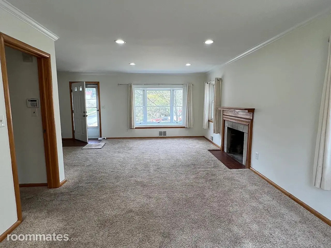 Profile photo 4 of 17