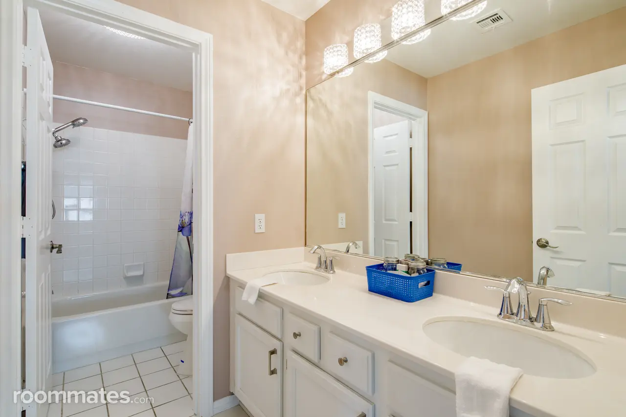 Profile photo 8 of 12