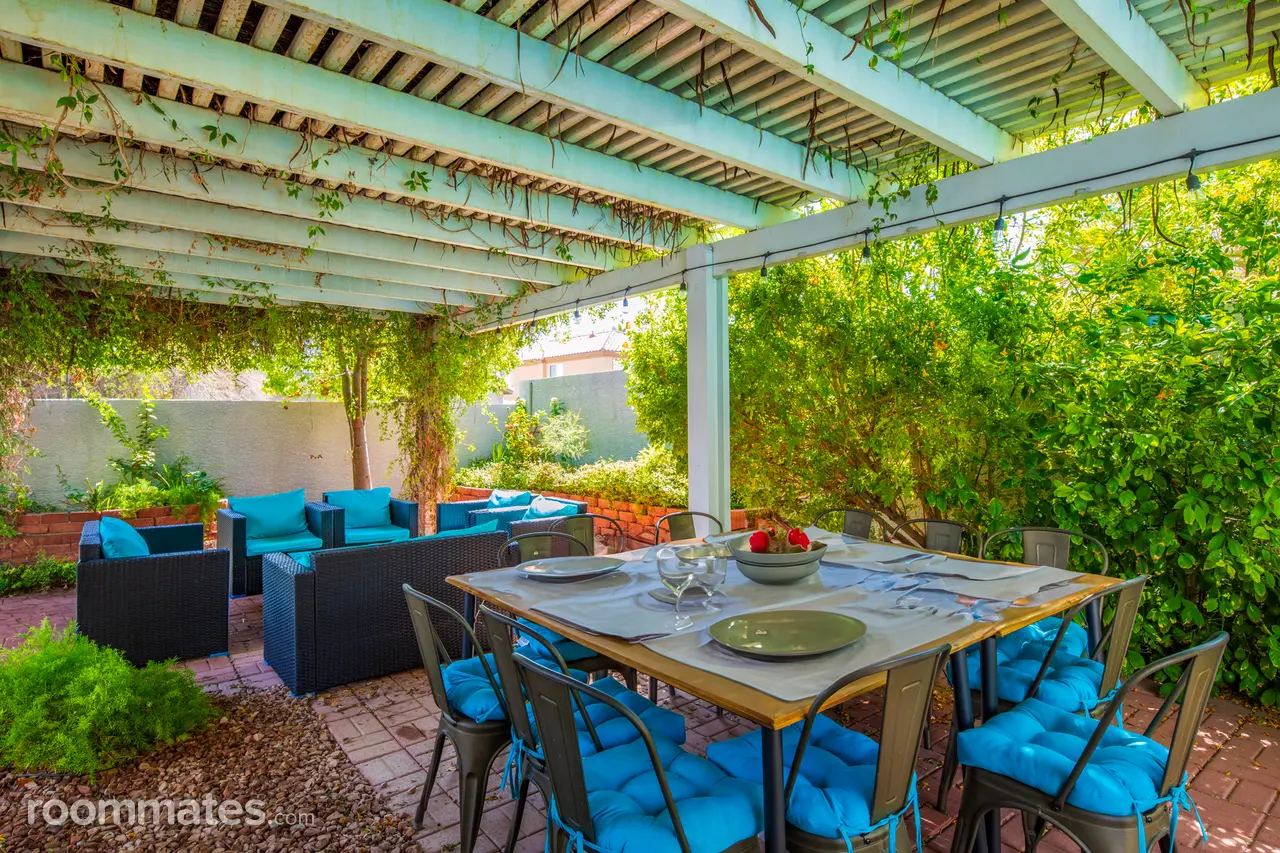 Profile photo 6 of 12