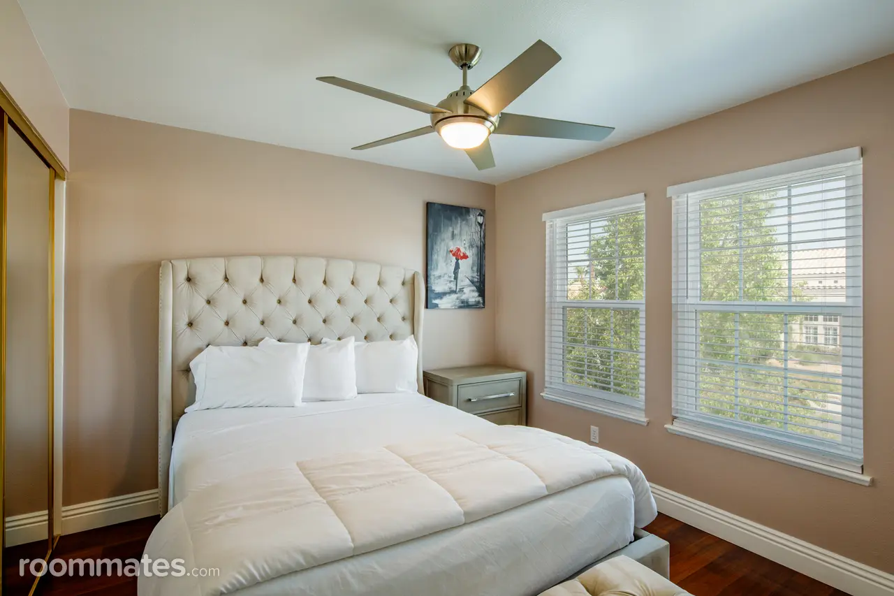 Profile photo 2 of 12