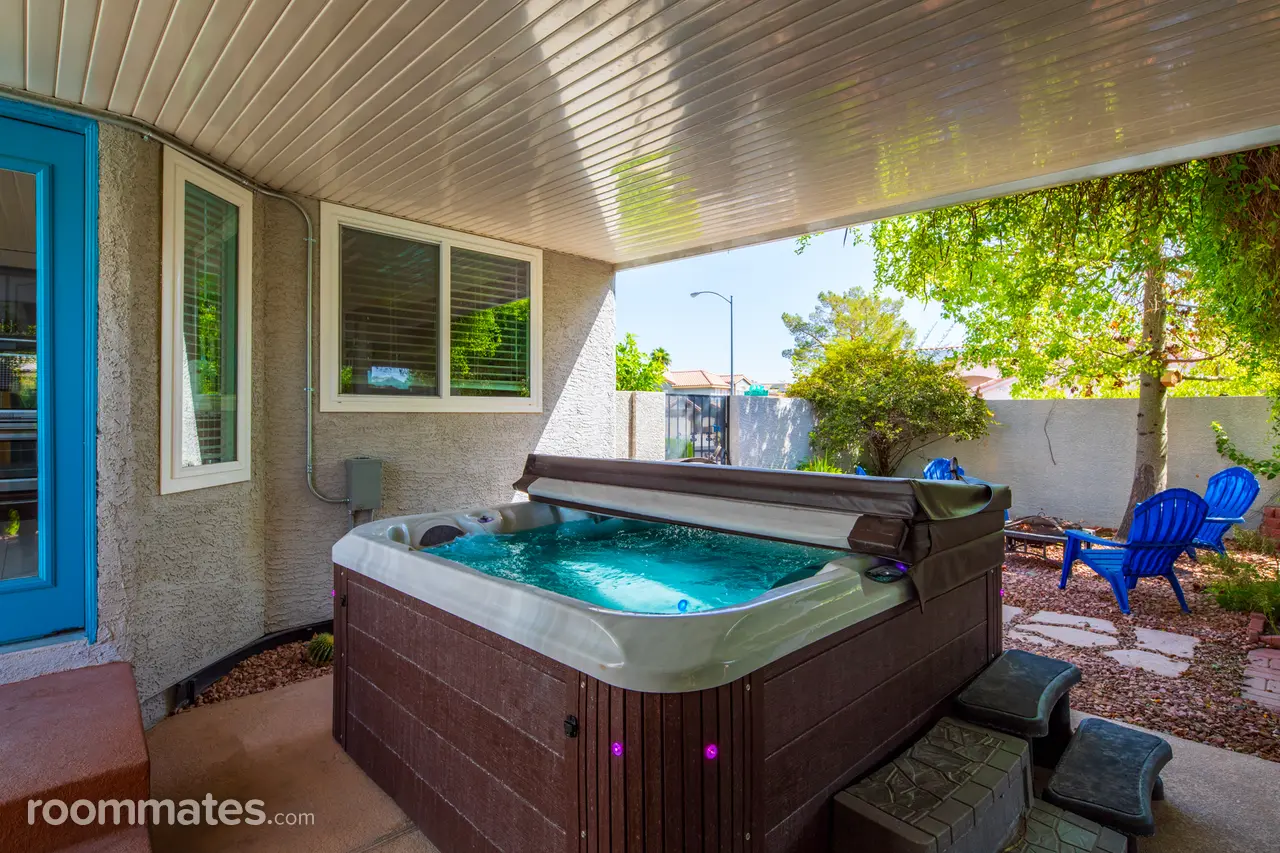 Profile photo 4 of 12