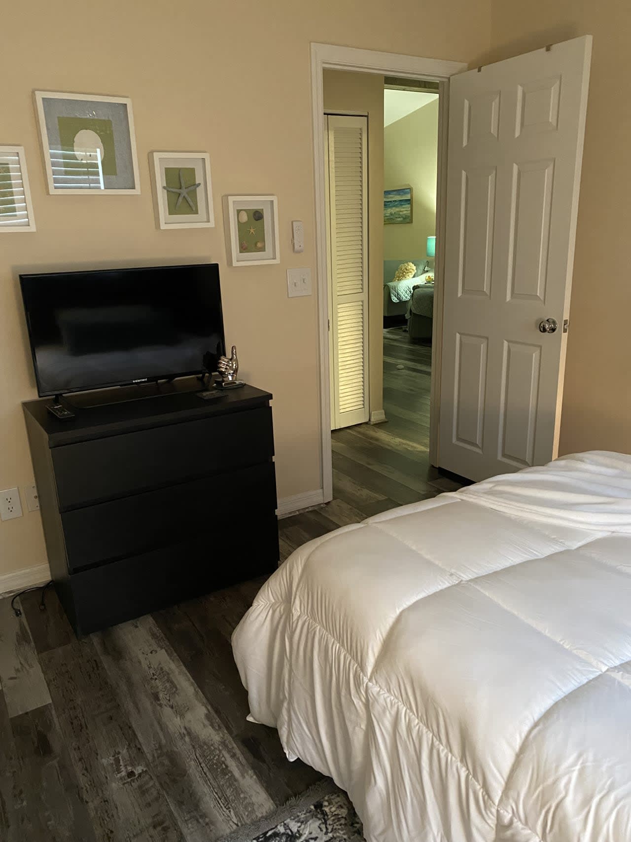 Profile photo 3 of 4