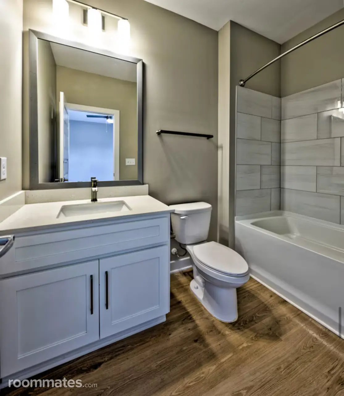 Profile photo 4 of 6