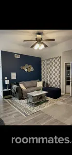 Room for rent in Fox Lake, IL $1000, townhouse