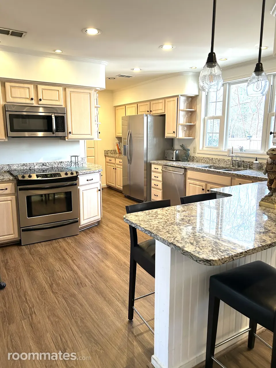 Profile photo 6 of 10