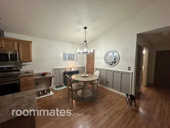 Room for rent in Vancouver WA $975, condo