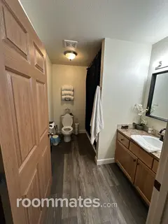 Room for rent in Vancouver WA $975, condo