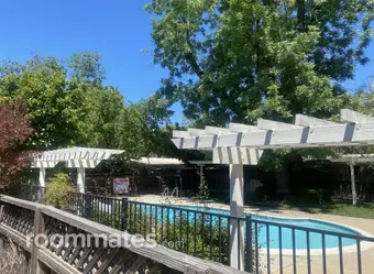 Room for rent in Pleasanton CA $1250, condo