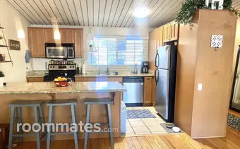 Room for rent in Pleasanton CA $1250, condo