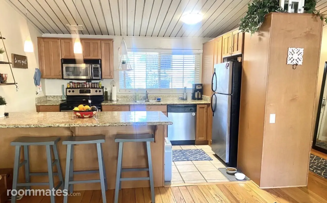 Profile photo 5 of 10