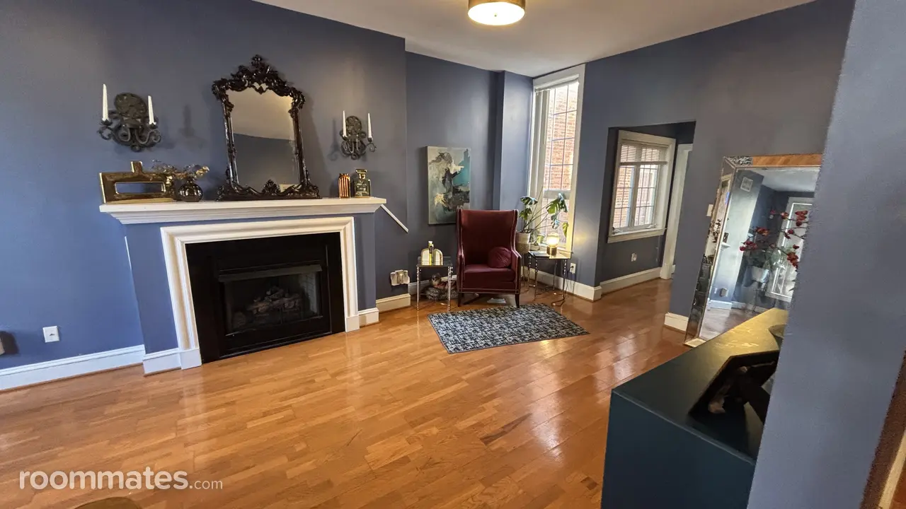 Profile photo 9 of 11