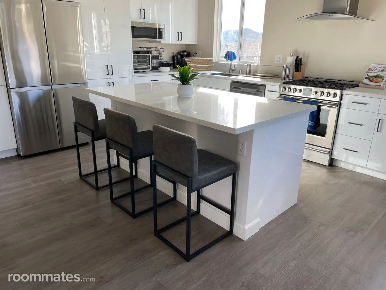 Profile photo 8 of 10