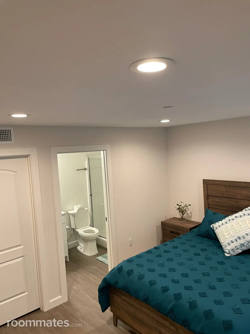 Profile photo 3 of 10