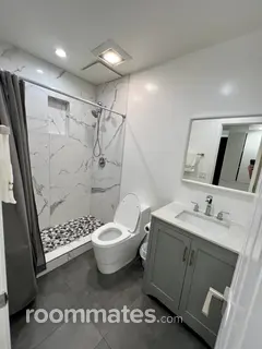 Room for rent in Glendale, CA $1500, condo