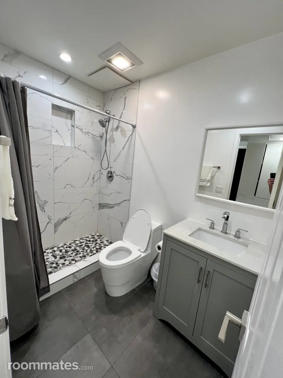 Profile photo 3 of 6