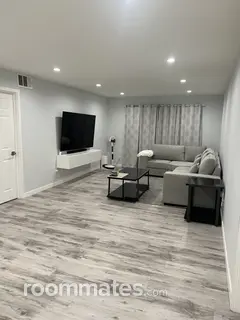 Room for rent in Glendale CA $1400, condo
