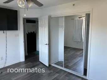 Room for rent in Virginia Beach VA $1000, condo