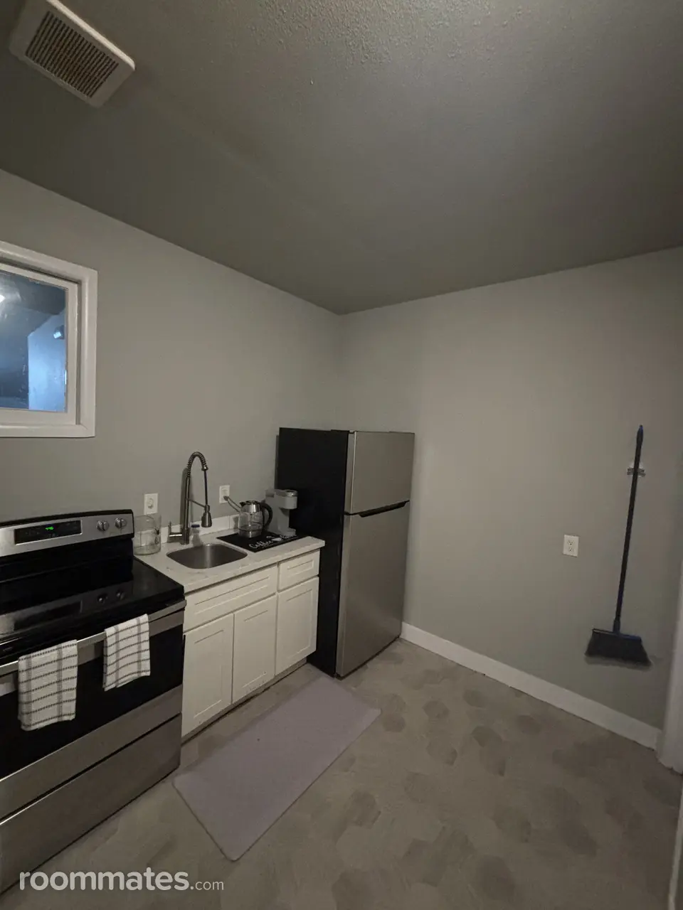 Profile photo 1 of 6