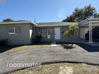 Room for rent in Lake Park FL $1200, house