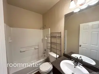 Room for rent in New Braunfels TX $800, townhouse