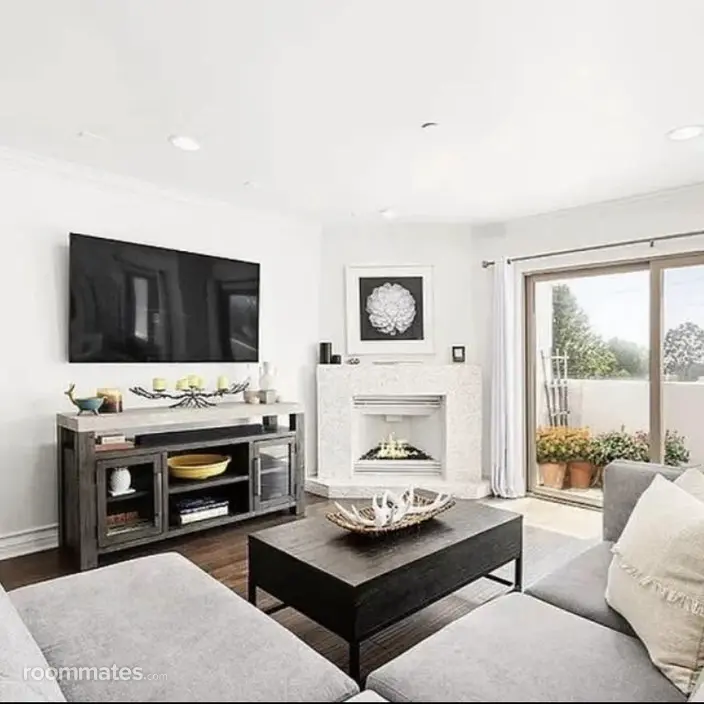 Room for rent in Los Angeles, CA $1650, condo