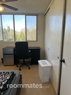 Room for rent in Riverside CA $750, condo