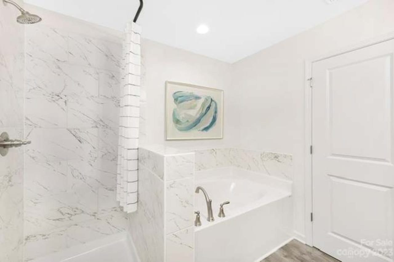 Profile photo 4 of 16