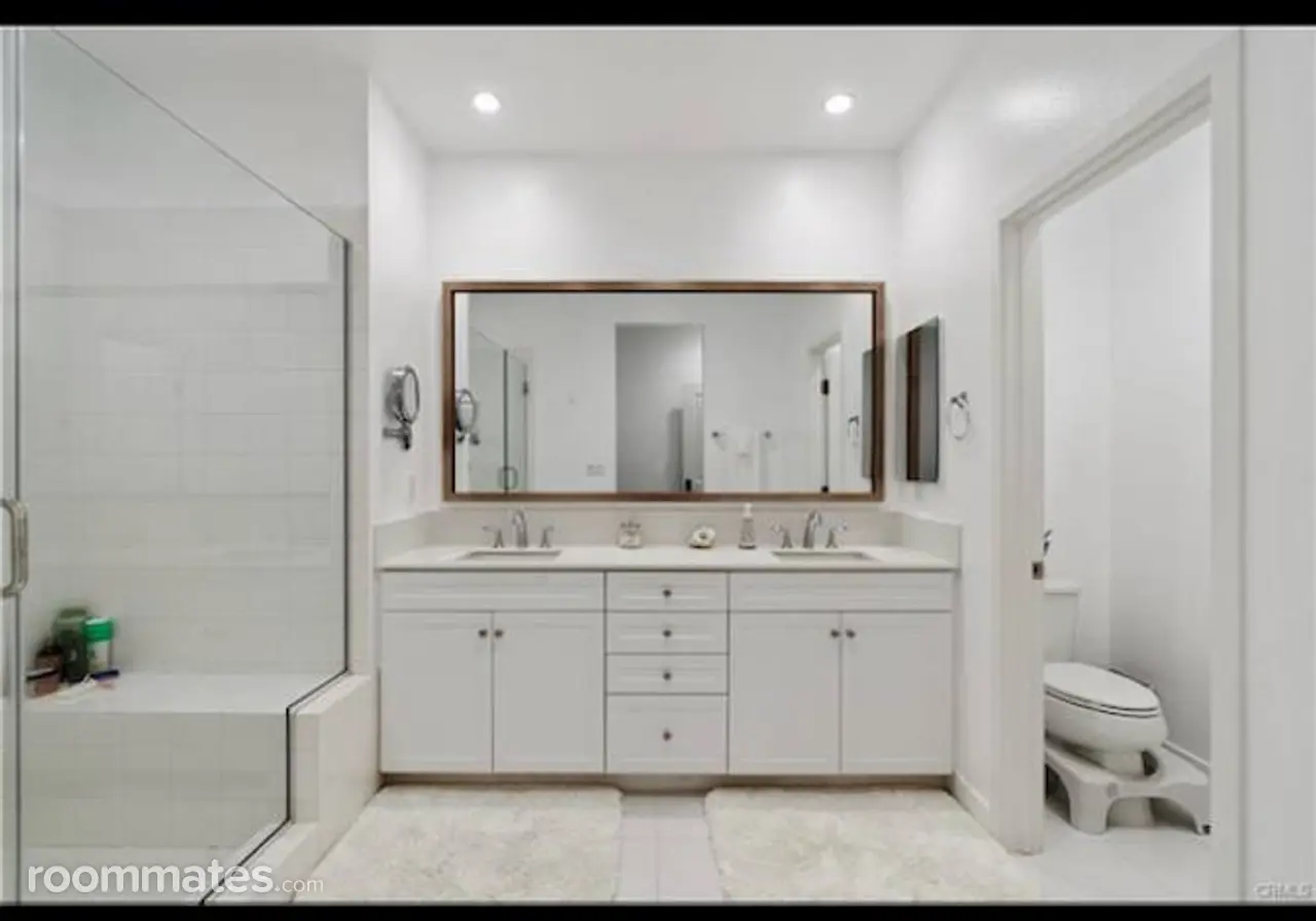 Profile photo 3 of 11