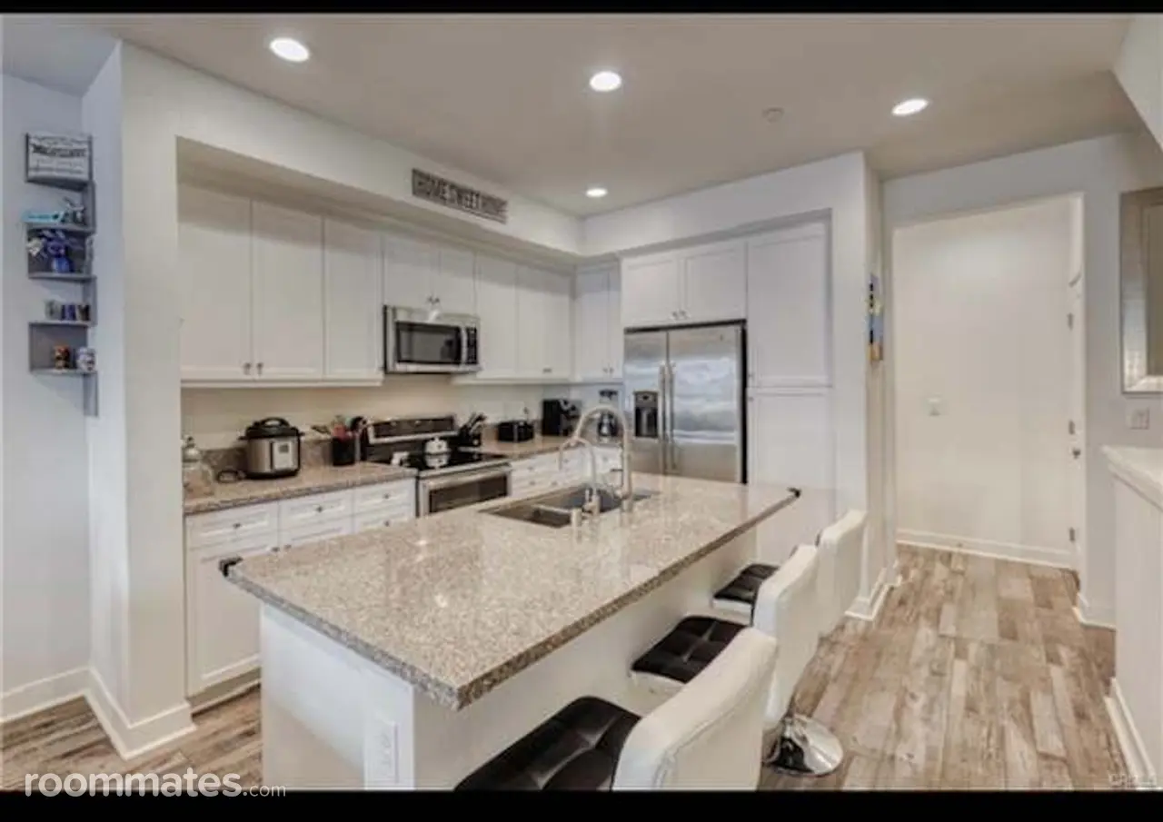 Profile photo 1 of 11