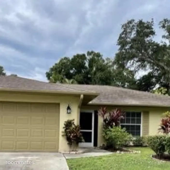 Room for rent in Sarasota, FL $1200, house