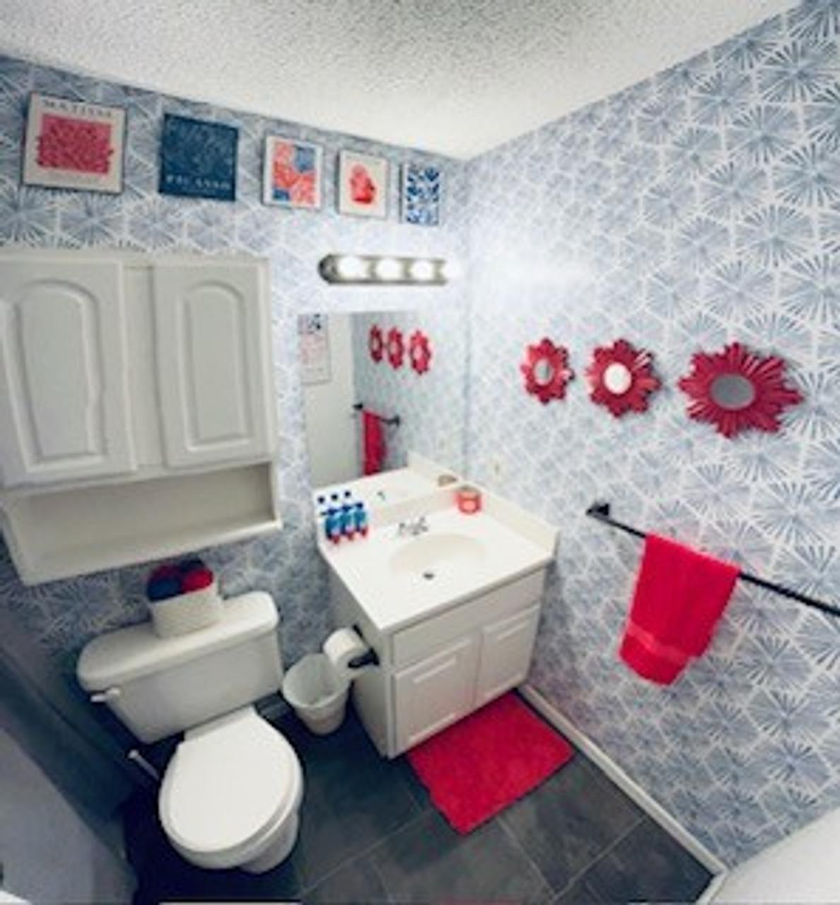 Profile photo 8 of 9