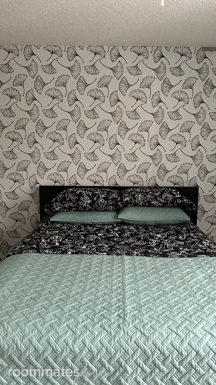 Profile photo 1 of 9