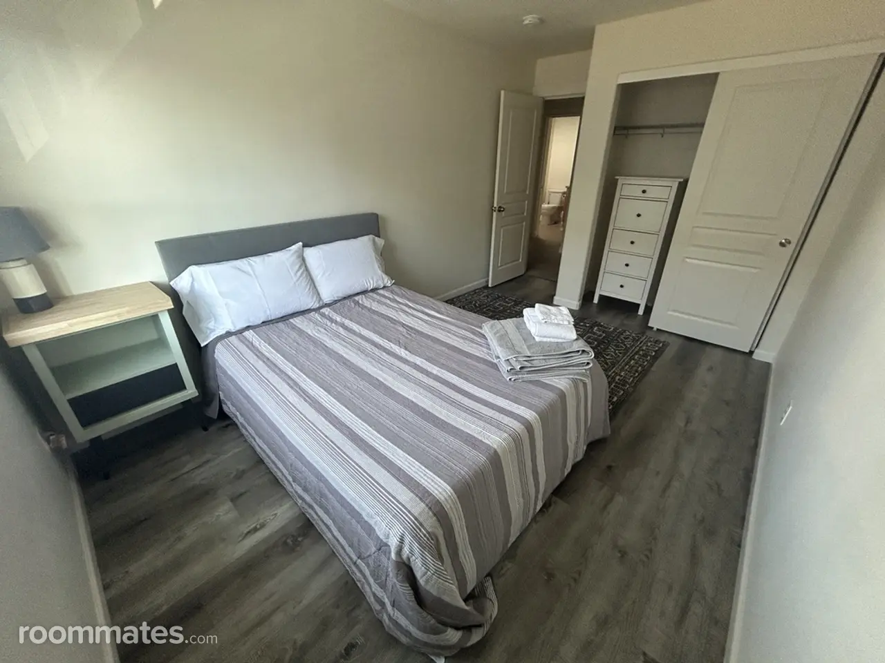 Profile photo 1 of 6