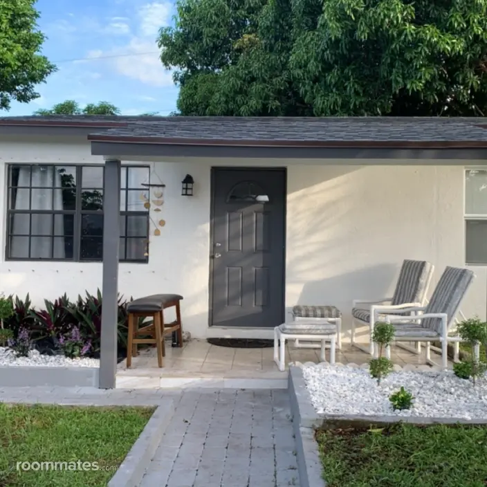Room for rent in Boynton Beach, FL $1000, house