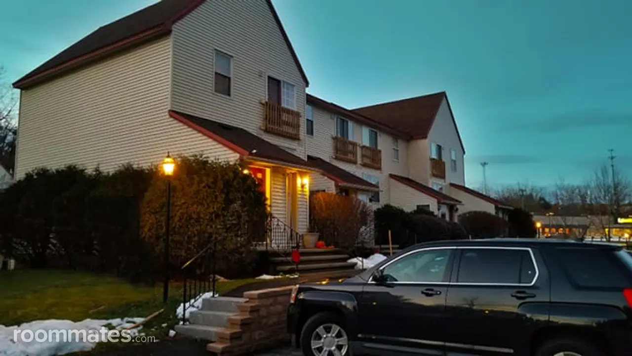 Profile photo 7 of 10